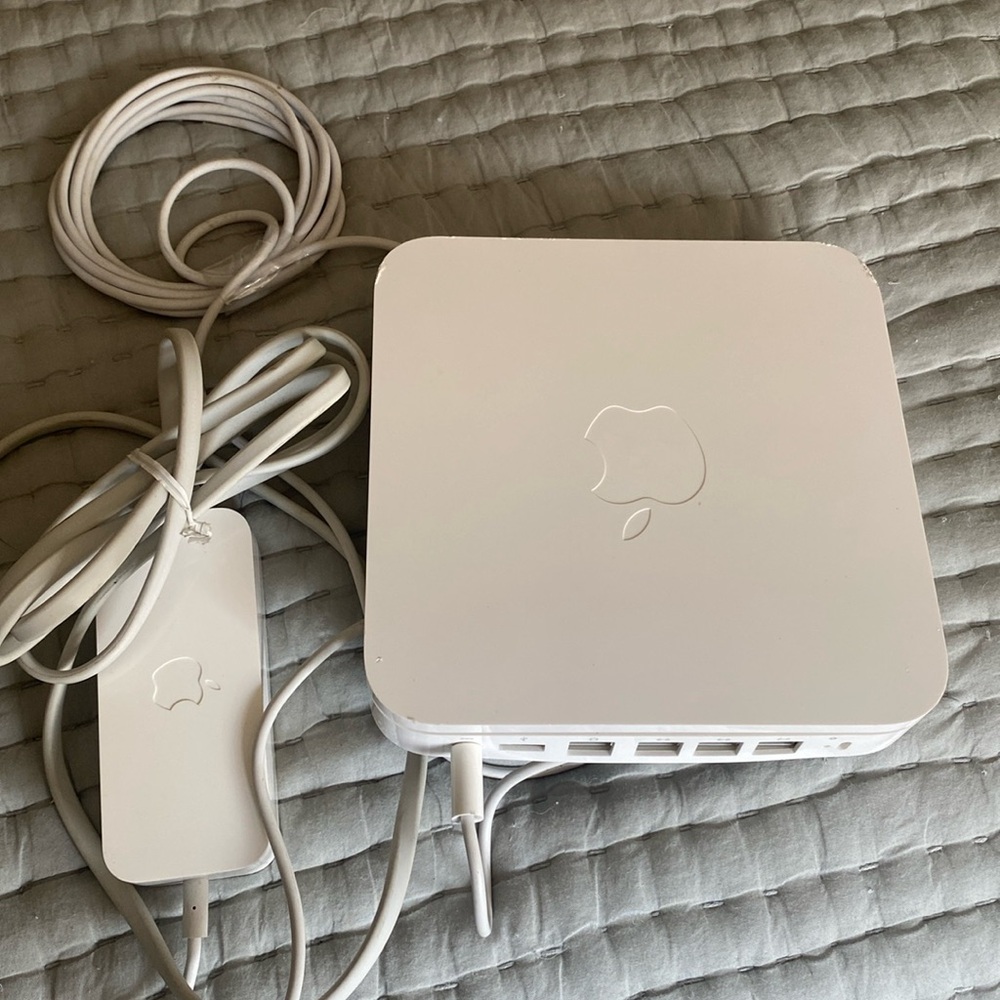 Apple AirPort Extreme Base Station WiFi Router A1354 4th Gen 802.11n